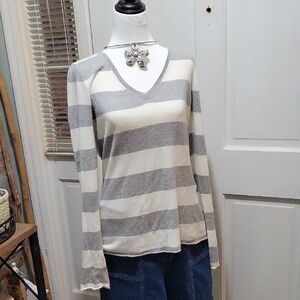 GAP Women's V-Neck Gray, Ivory Stripe Lightweight Sweater Sz L, Preppy